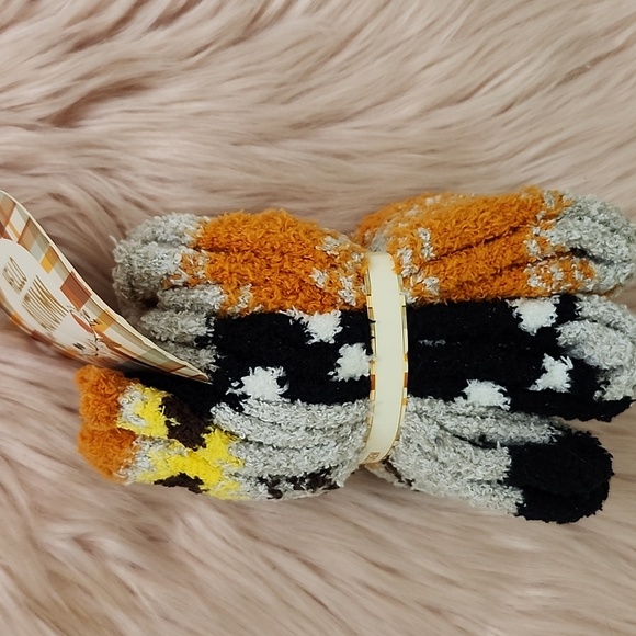 Brand New "HELLO AUTUMN" LADIES COZY CREW SOCKS- 3CT - Picture 3 of 4